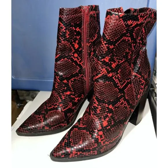 Womens Size 7 Kady Red Ankle Snake Skin Faux Leather Boots Pointy Toe Fashonnova - Picture 1 of 12